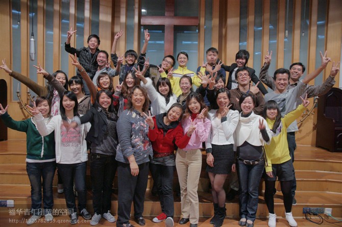 青草地音乐来本堂举办音乐布道会